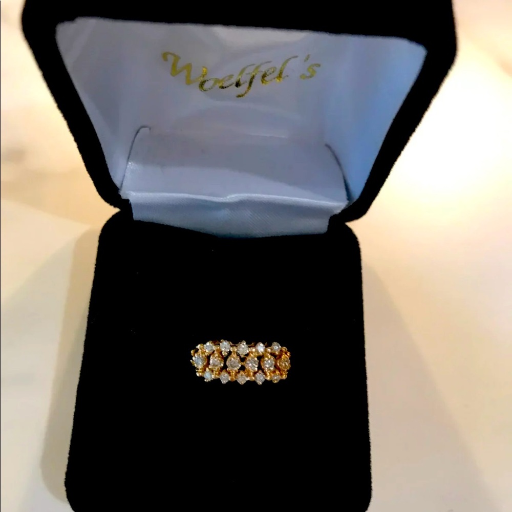Gorgeous 14k gold diamond ring